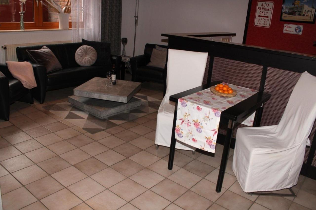Ferienwohnung Wohnen In Einer Privatstrasse Marl Exterior foto
